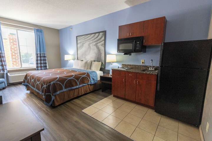 Super 8 by Wyndham Smithfield / Selma