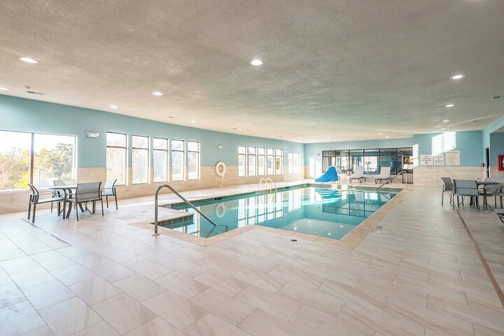Holiday Inn Express Hotel & Suites St. Robert by IHG