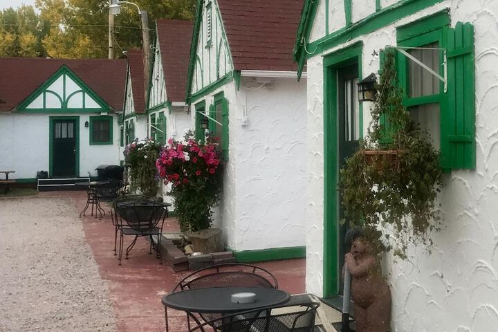Chalet Motel