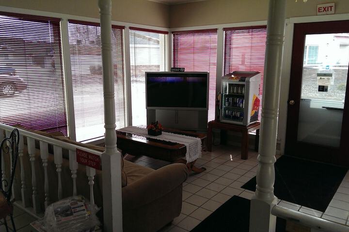 Room 28 of 37