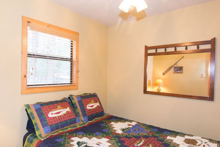 Upper Canyon Inn & Cabins