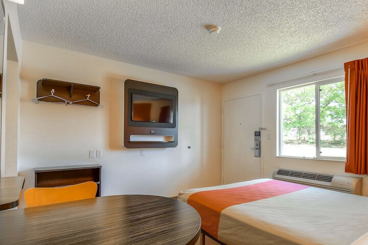 Room 7 of 20
