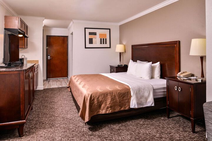 Room 16 of 48
