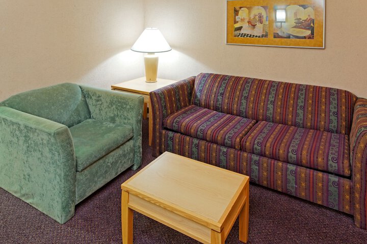 Room 42 of 65