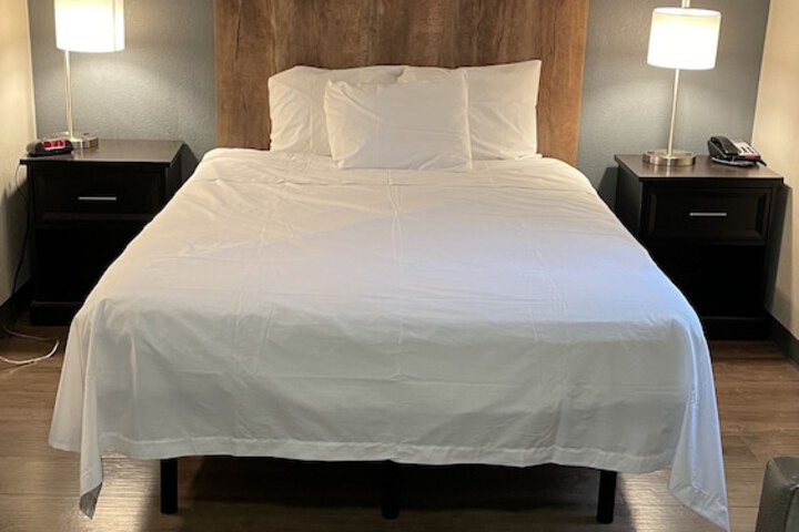 Room 17 of 18
