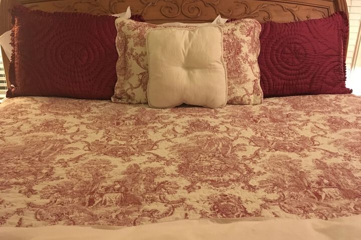 Historic Iron Horse Inn
