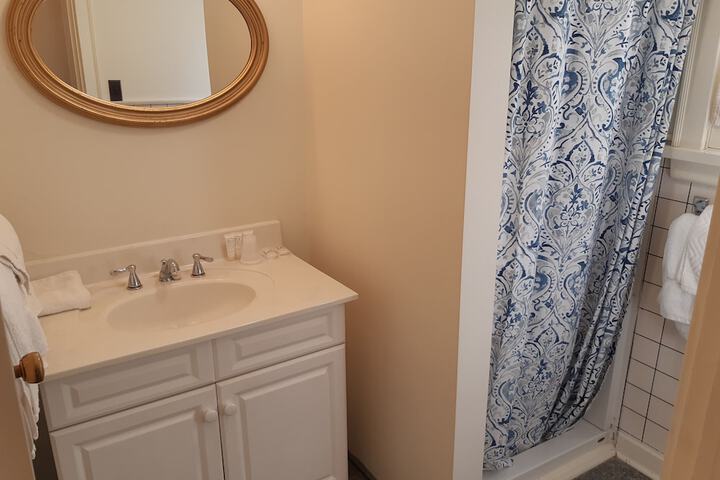 Room 172 of 215