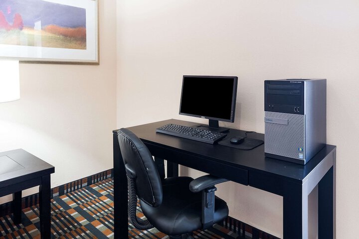 Quality Inn & Suites Lake Charles South