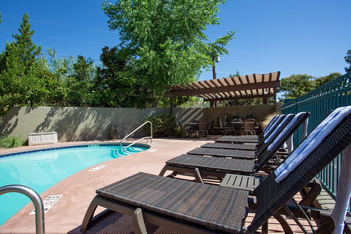Pool 4 of 55