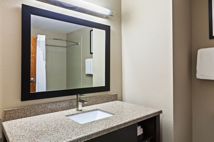 Holiday Inn Express & Suites Glenpool-Tulsa South by IHG