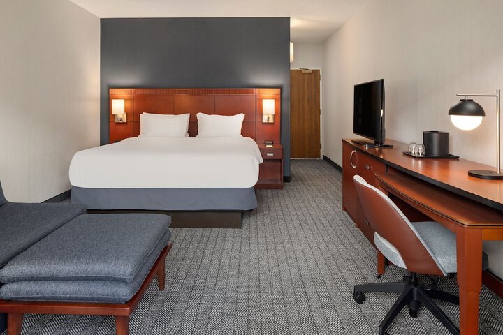 Courtyard Chicago Waukegan Gurnee