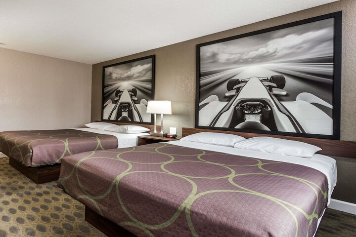 Room 9 of 20