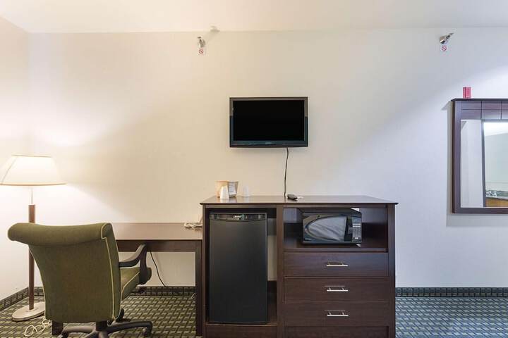 Room 15 of 32