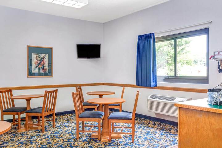 Super 8 by Wyndham Mahwah
