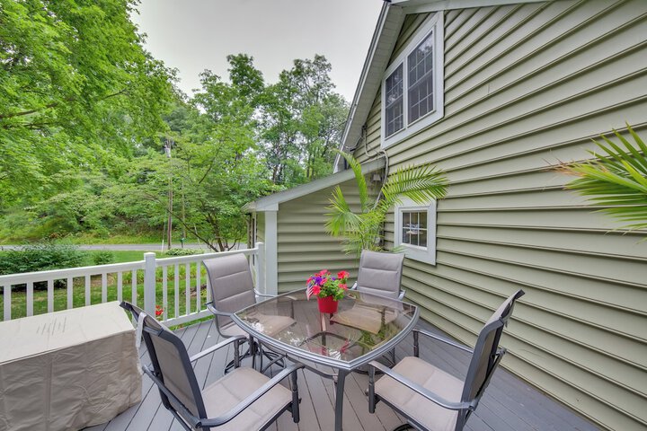 Charming Manheim Cottage w / On-site Animal Viewing