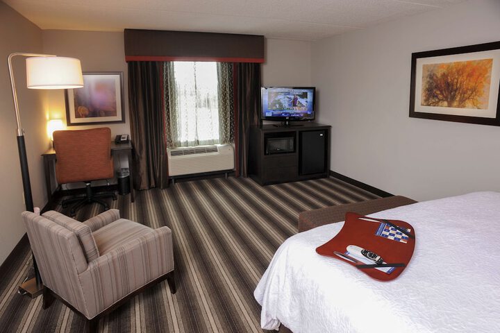 Room 28 of 46