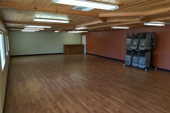 Ballroom/Hall 27 of 30