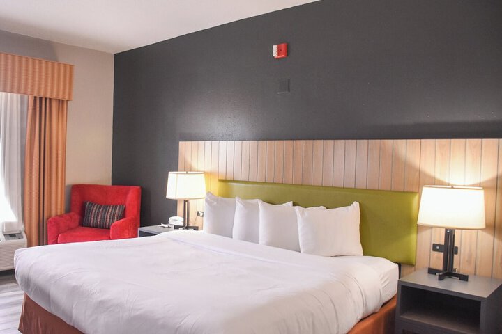 Room 13 of 25