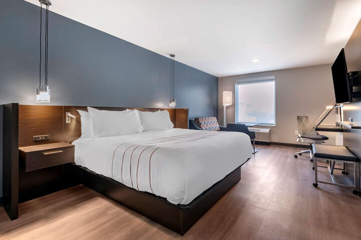 Room 8 of 31