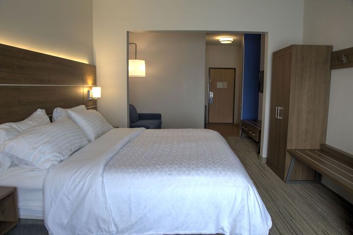 Room 25 of 52