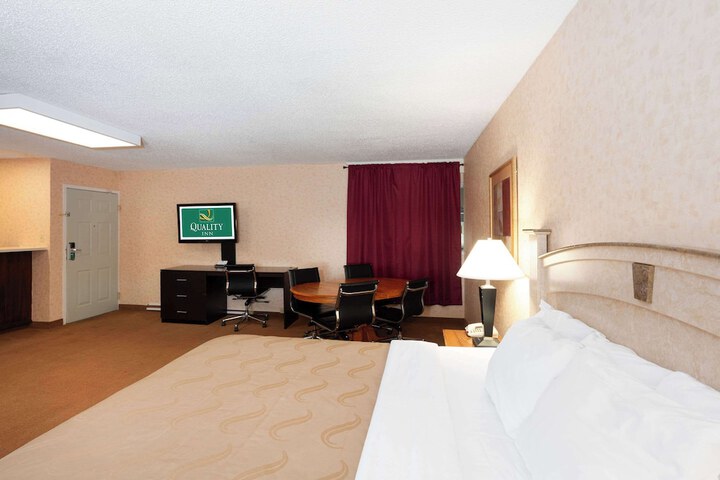 Room 16 of 46