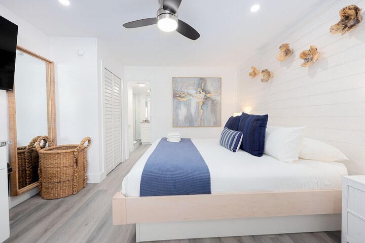 Siesta Key Beach Resort and Suites