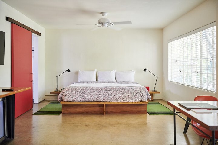 Room 18 of 34