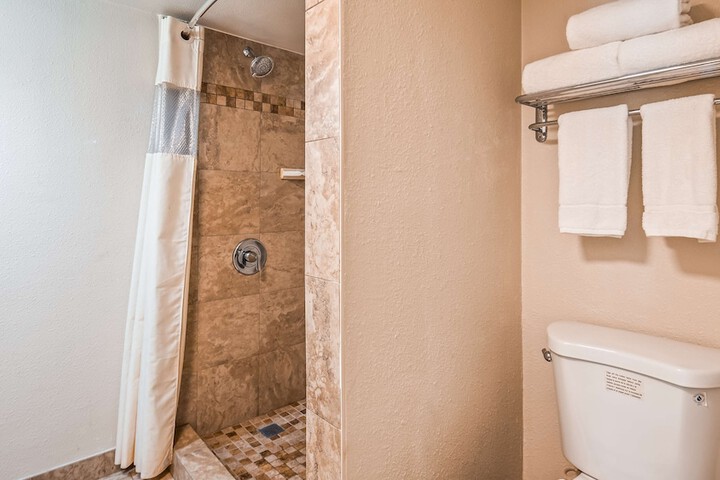 Room 14 of 28