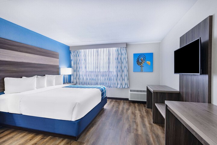 Room 28 of 33