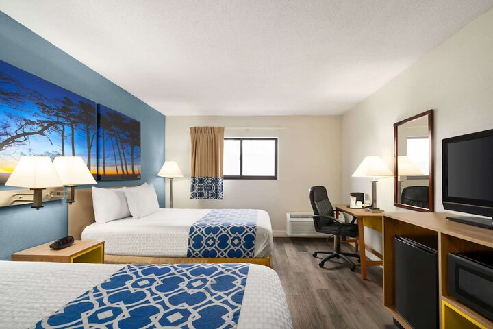 Room 9 of 25