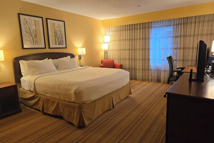 Country Inn & Suites by Radisson Convention Center