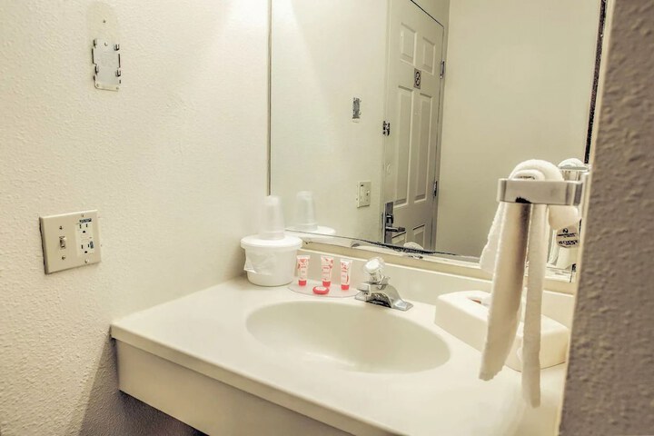 Room 14 of 23