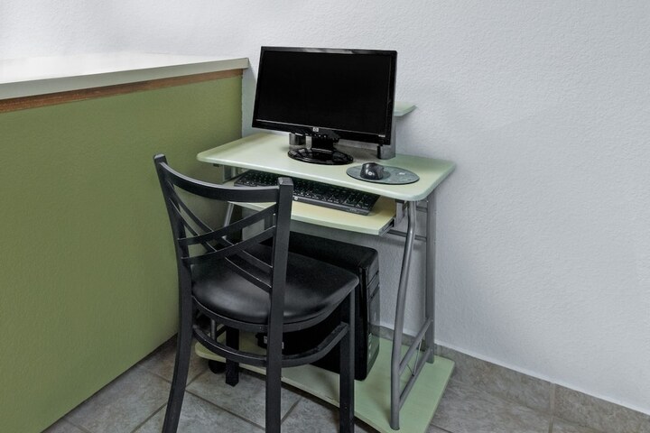 Business Center 15 of 15