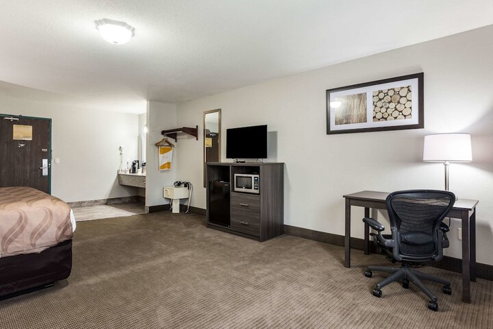 Room 29 of 35