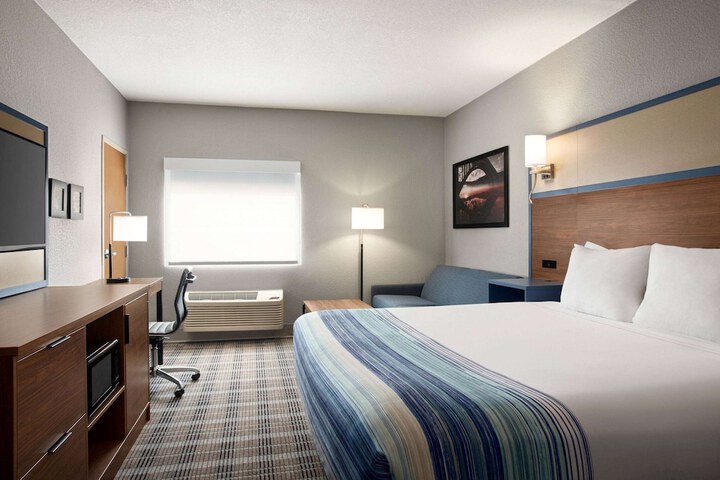AmericInn by Wyndham Branson & Conference Center