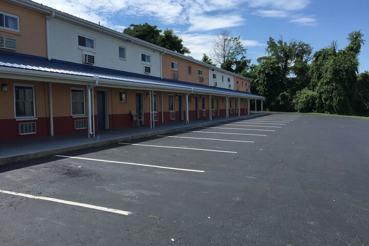 Hotel 2 of 49