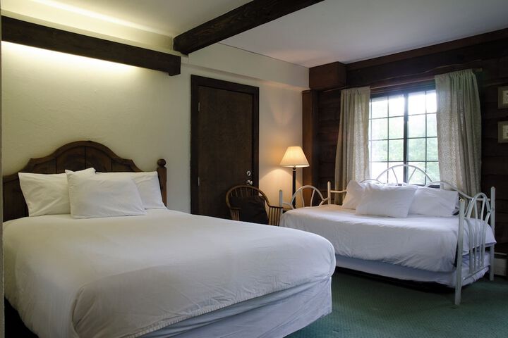 Summit Lodge