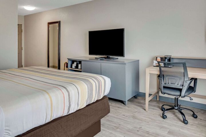 Room 52 of 86