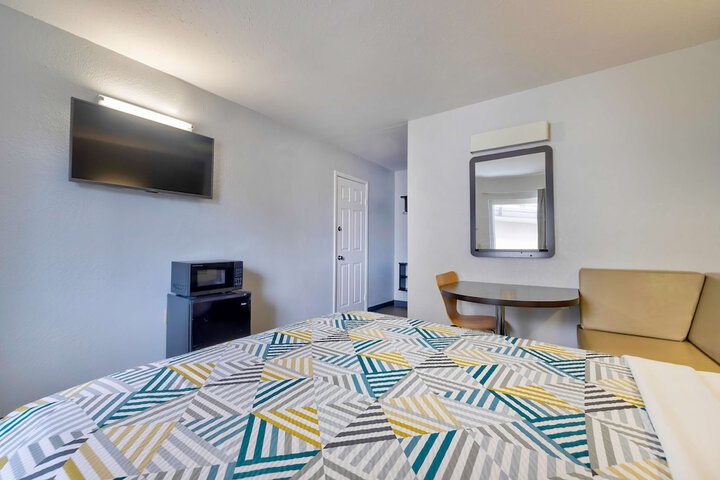 Room 17 of 26