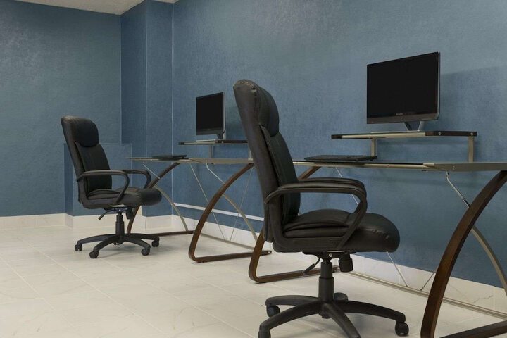 Business Center 22 of 22