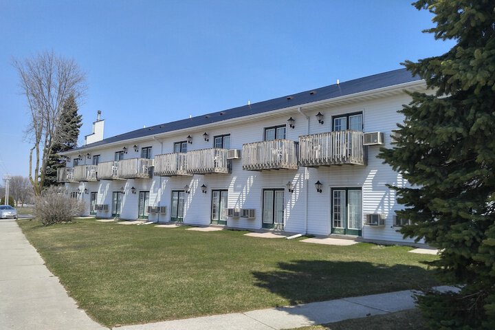 Harbor Lights Lodge