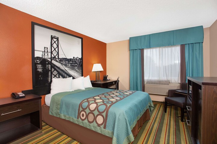 Room 7 of 27