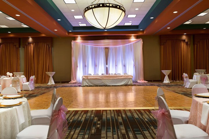 Embassy Suites by Hilton Albuquerque