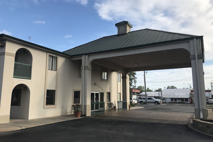 Quality Inn Three Rivers