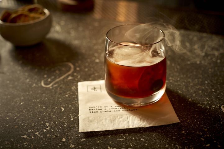 Lounge 71 of 77
