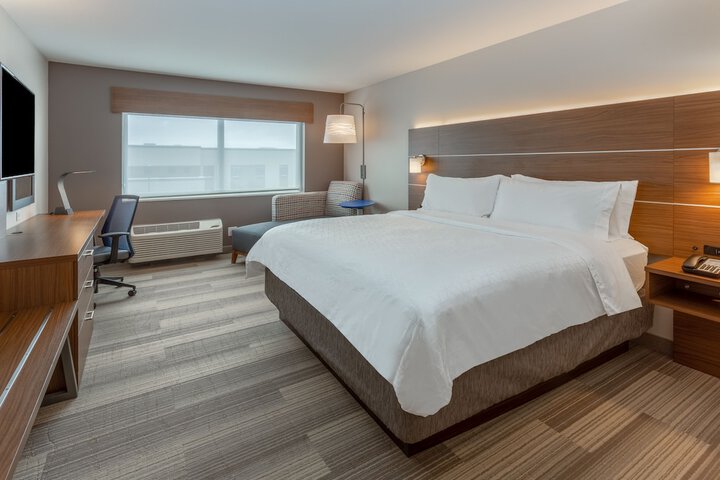 Holiday Inn Express & Suites Rice Lake by IHG