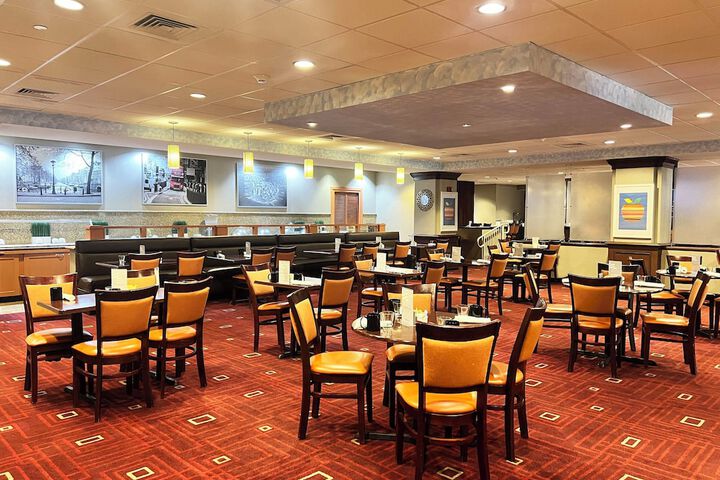 Crowne Plaza Newark Airport by IHG