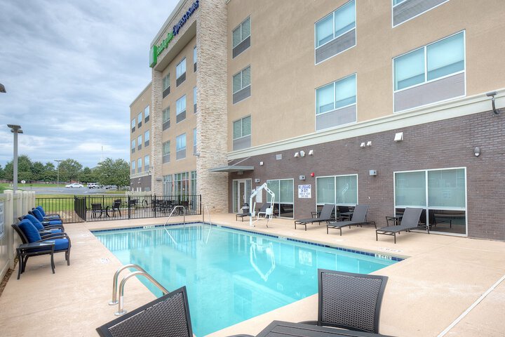 Holiday Inn Express & Suites Fort Mill by IHG