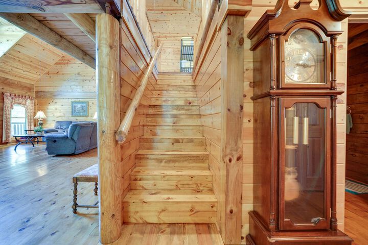 Secluded Broken Bow Cabin w / Fire Pit and Deck!