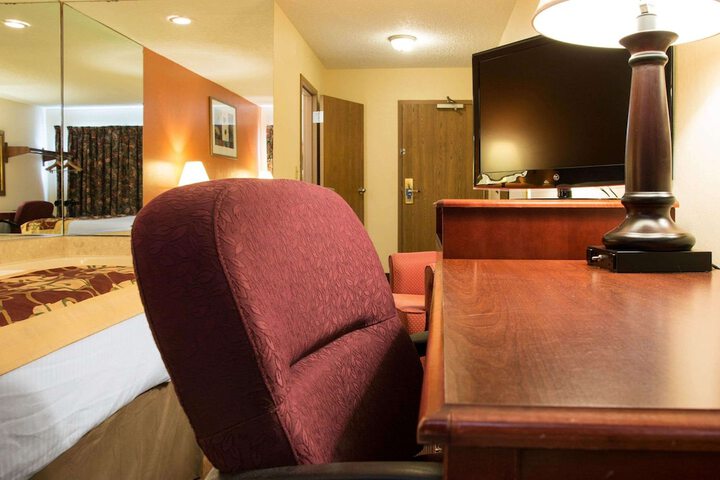 Room 14 of 32